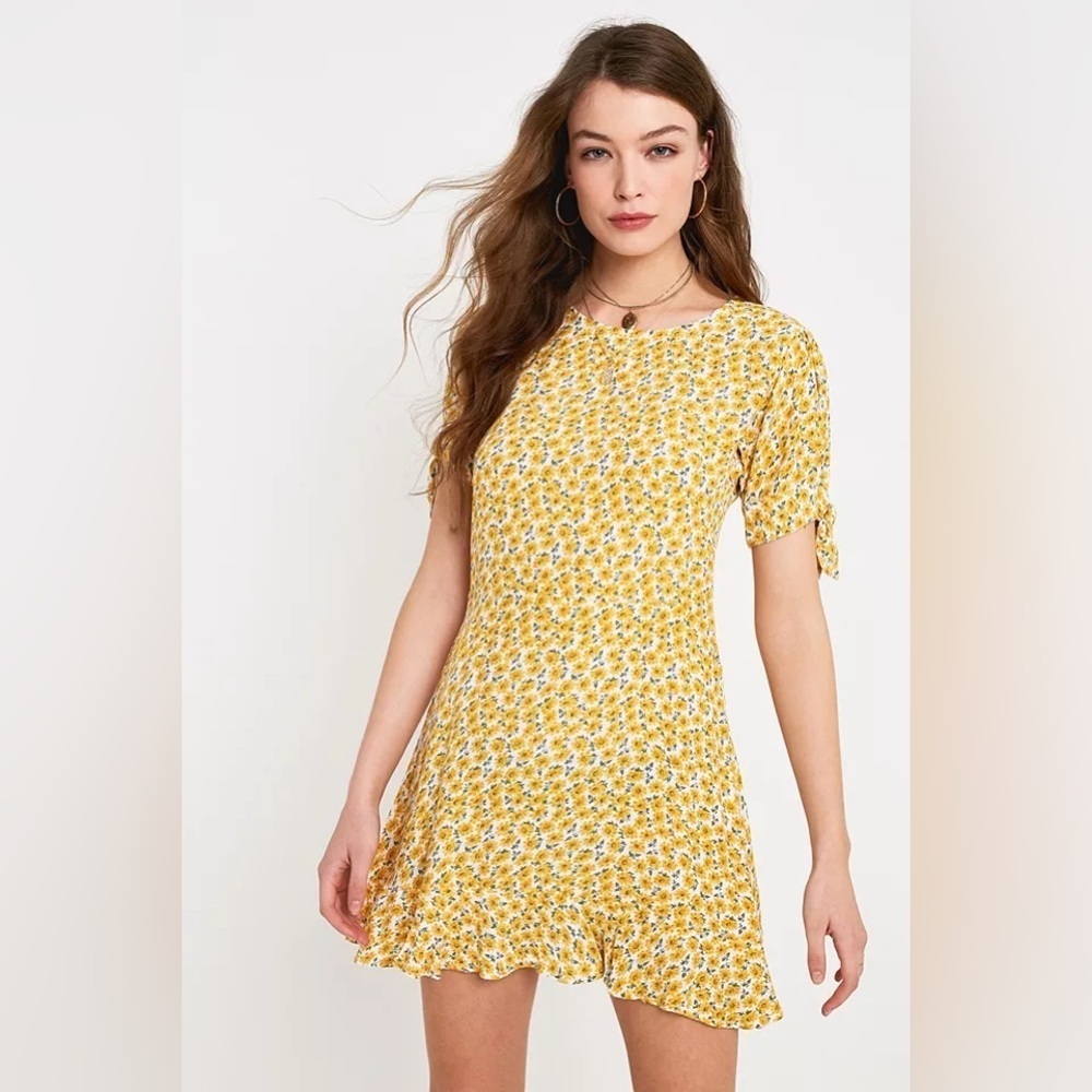 Faithfull The Brand Daphne Yellow Floral Mini Dress (D10)